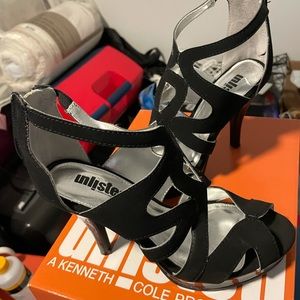Kenneth Cole Shoes size 6.  Worn once. Black